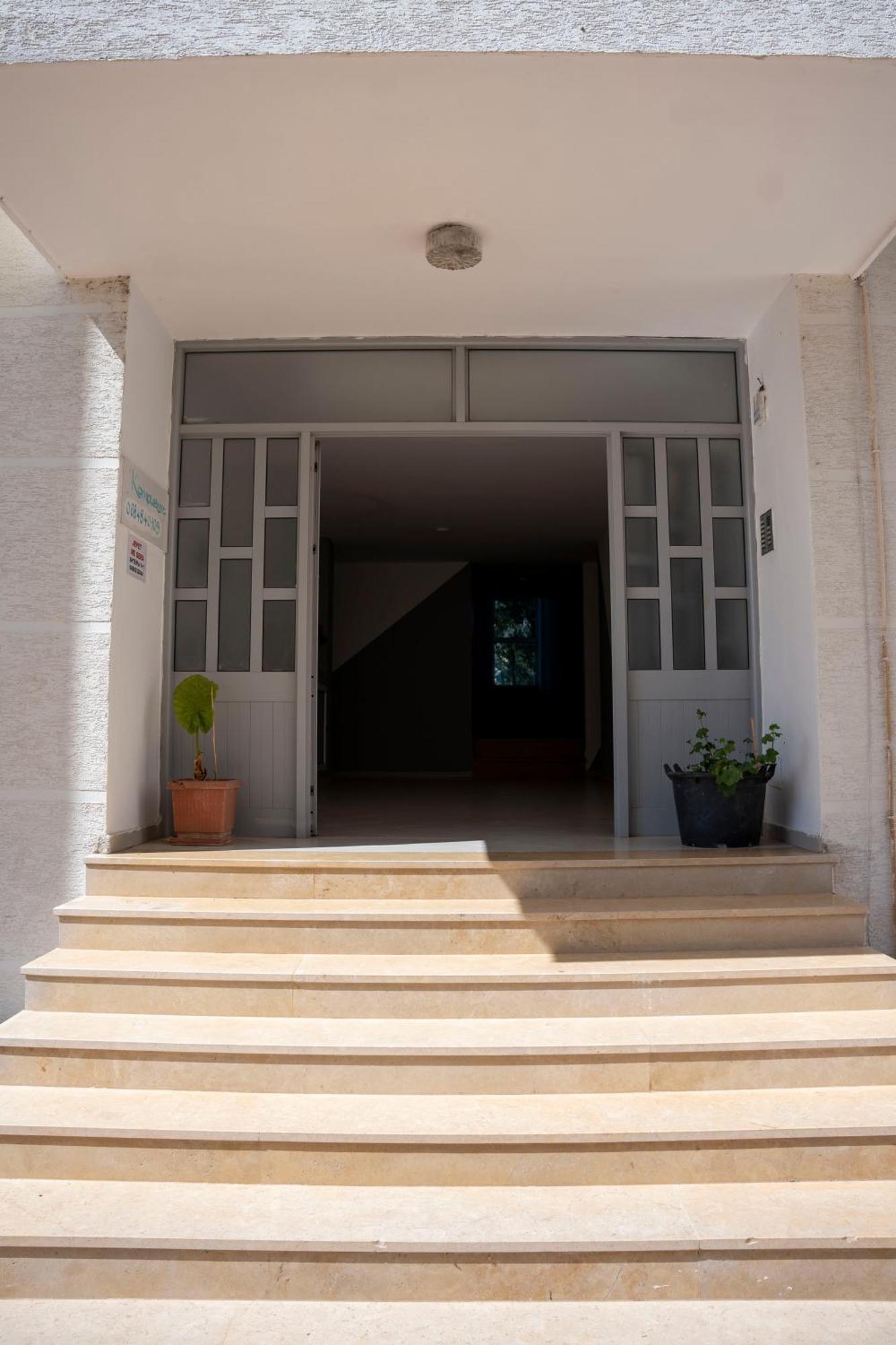 Tuttomondo Apartments Golem  Luaran gambar