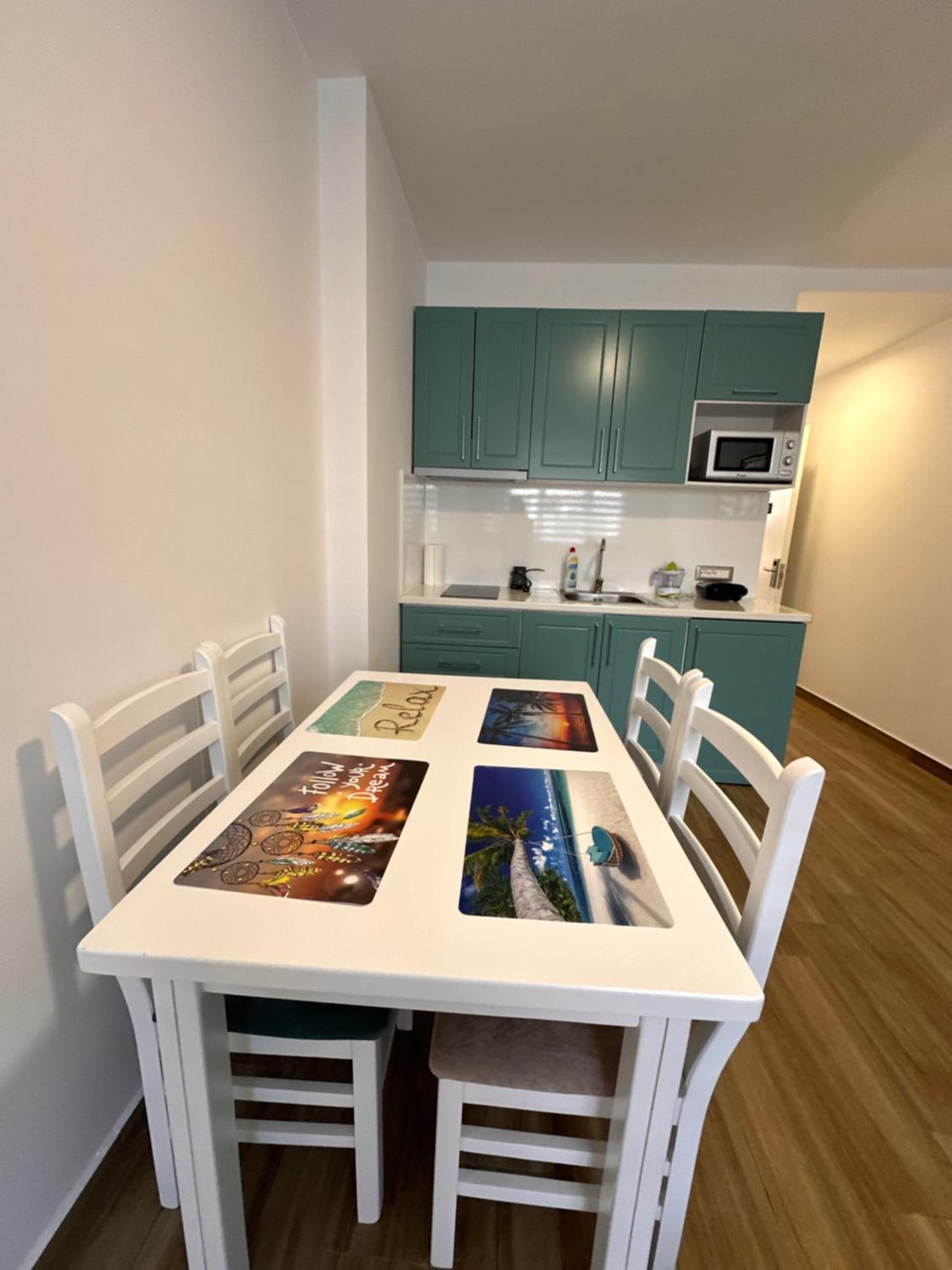Tuttomondo Apartments Golem  Luaran gambar