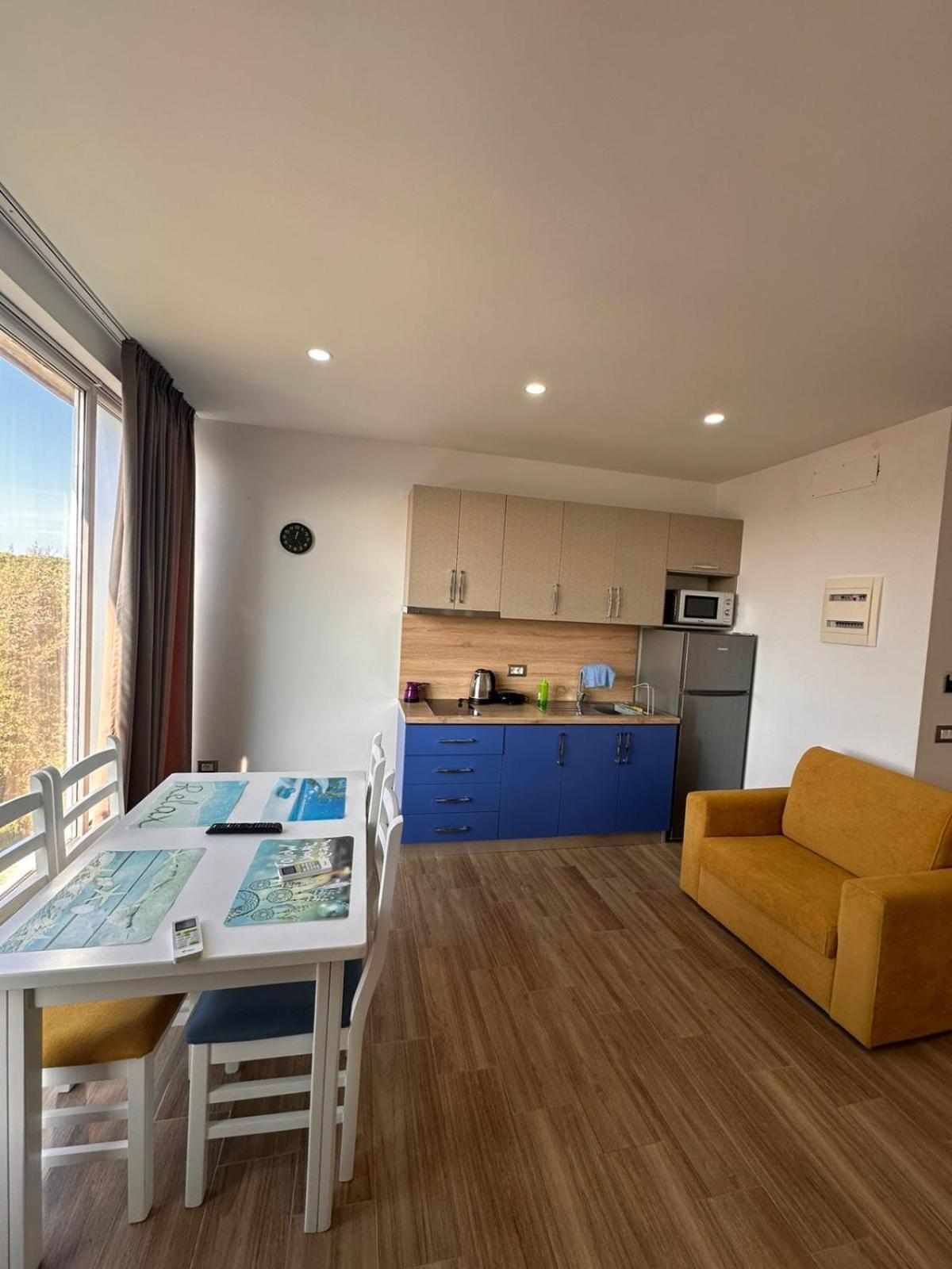Tuttomondo Apartments Golem  Luaran gambar